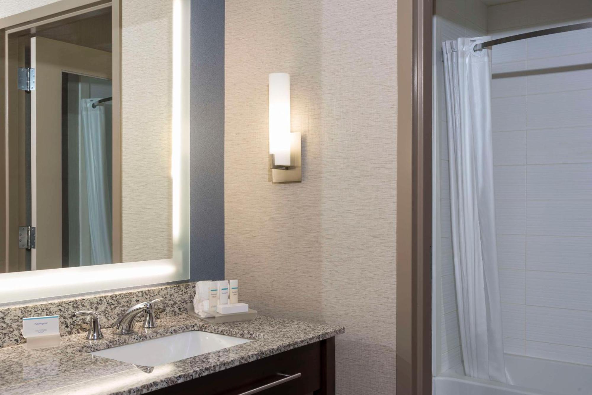 Homewood Suites By Hilton Grand Rapids Downtown מראה חיצוני תמונה