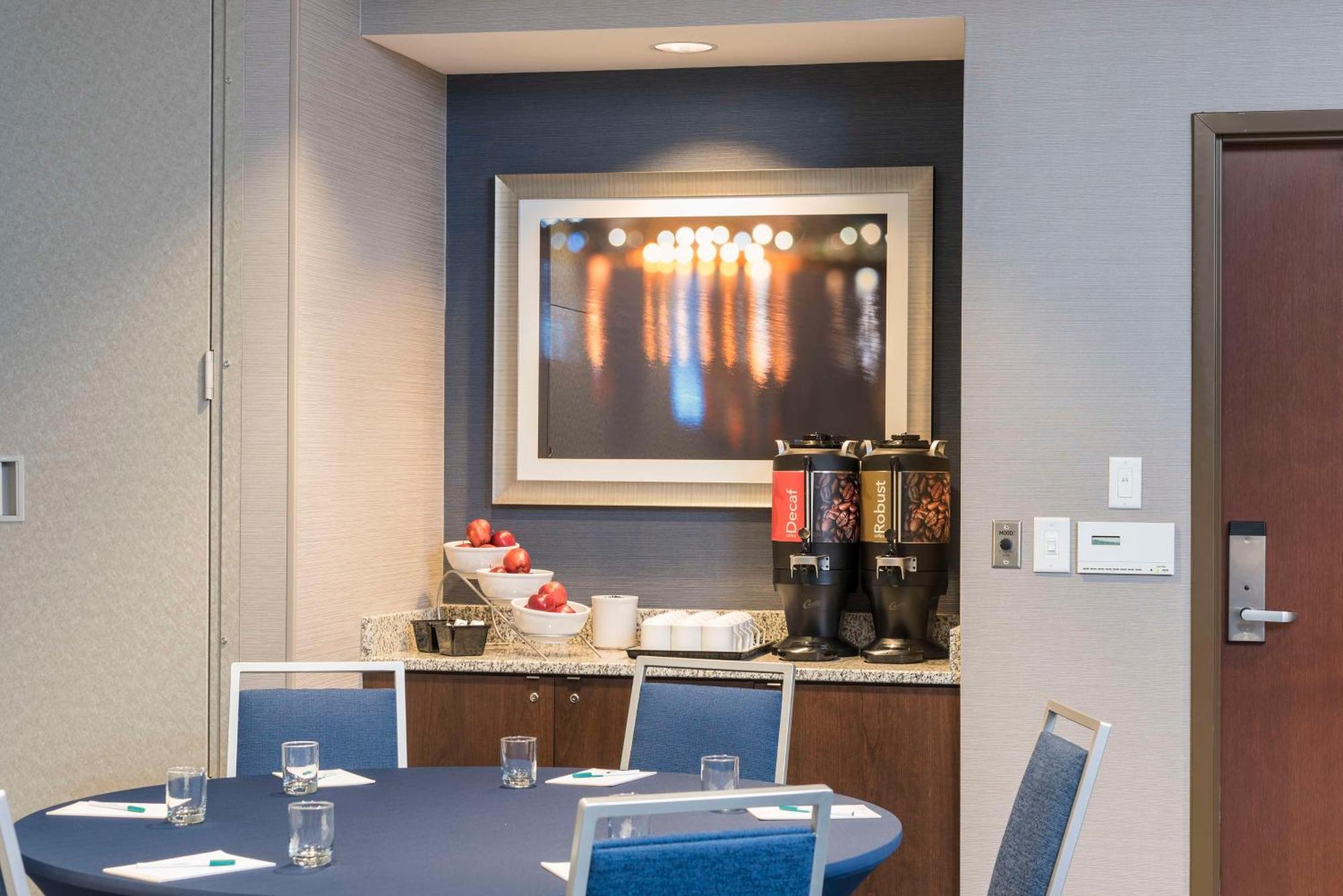 Homewood Suites By Hilton Grand Rapids Downtown מראה חיצוני תמונה