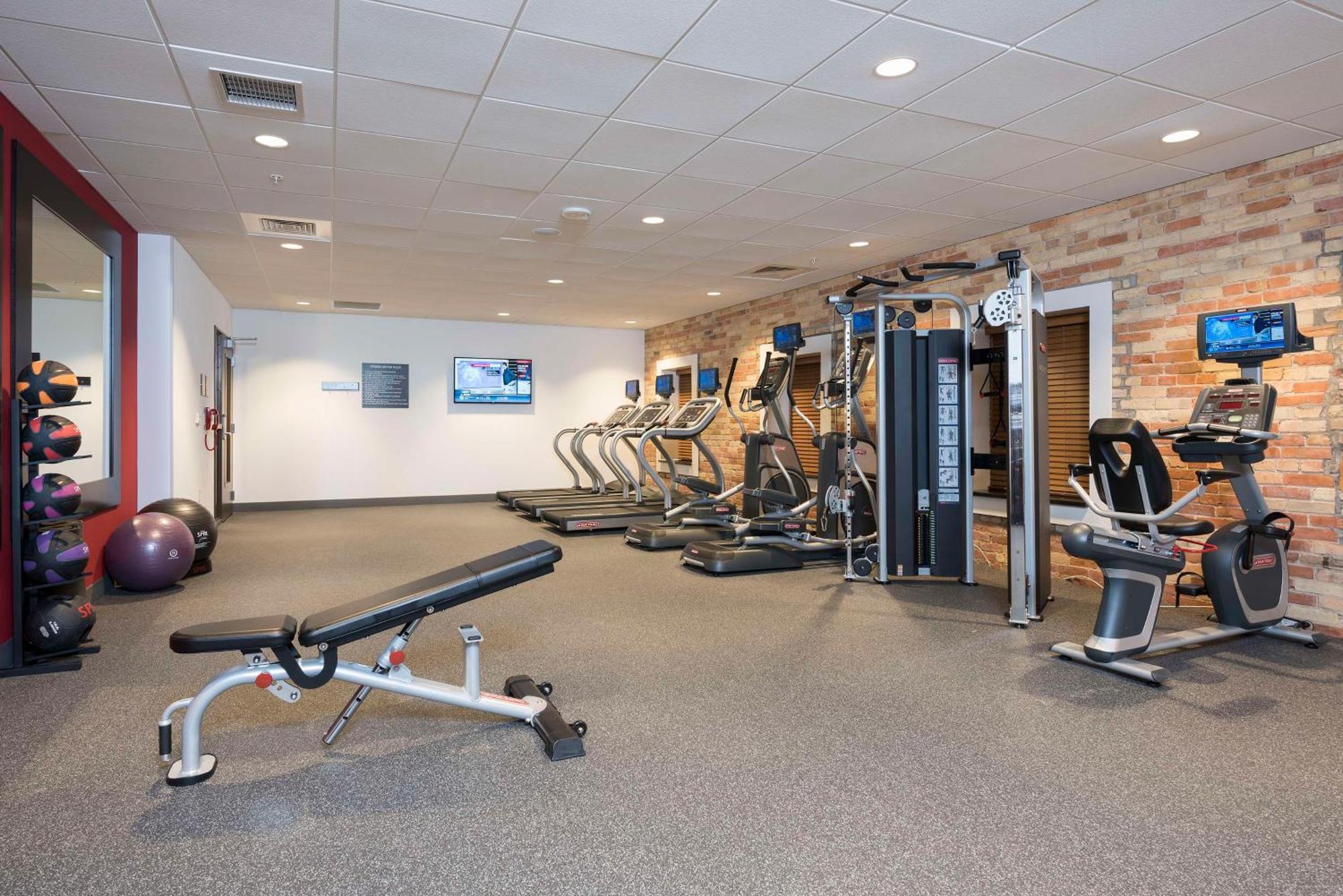 Homewood Suites By Hilton Grand Rapids Downtown מראה חיצוני תמונה